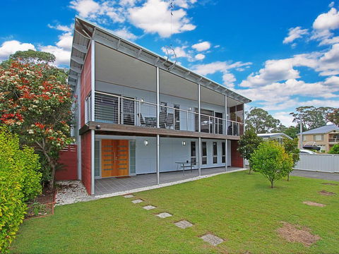 The Lake House - Lake Conjola - e-Seniors 2