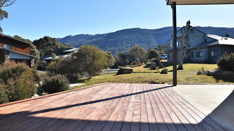 The Lodge - Crackenback Resort - e-Seniors 0