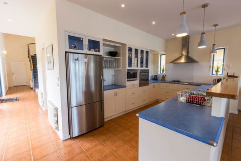 The Loft - Waterfront With Private Pool - e-Seniors 3
