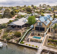 The Loft - Waterfront with Private Pool - e-Seniors
