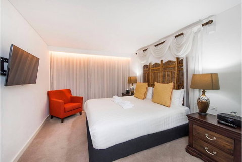 The Nest - Boho Bedroom Near The City With Roof Terrace - e-Seniors 2