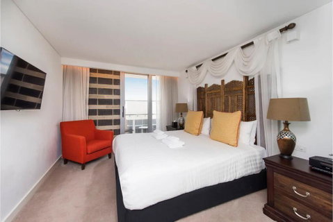 The Nest - Boho Bedroom Near The City With Roof Terrace - e-Seniors 0