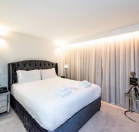 The Nest - Hollywood Style Space with Roof Terrace - e-Seniors
