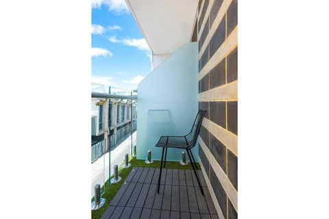 The Nest - Spacious Studio On Newcastle St With Roof Terrace - e-Seniors 1