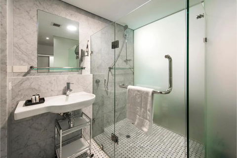 The Nest - Stylish Modern Room With Rooftop Terrace - e-Seniors 3