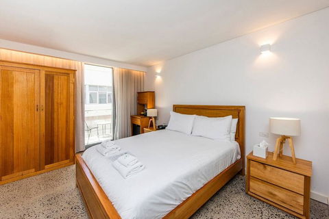 The Nest - Traditional Room In Northbridge And Roof Terrace - e-Seniors 0