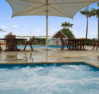 The Oaks Waterfront Resort Unit 302 - e-Seniors