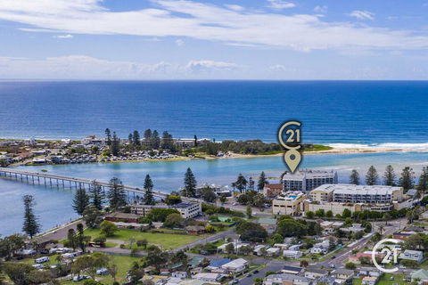 The Oaks Waterfront Resort,Unit 510 - e-Seniors 3
