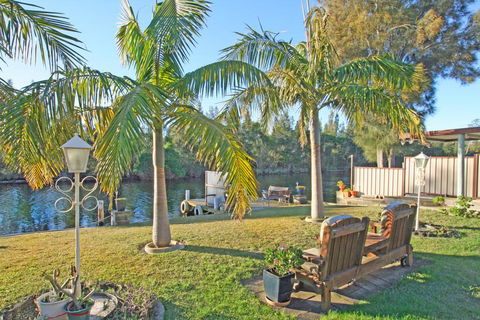 The Oasis On Jacobs Drive - e-Seniors 0