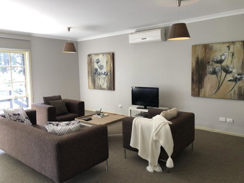The Old Coolstore - Jonathon Apartment - e-Seniors 0