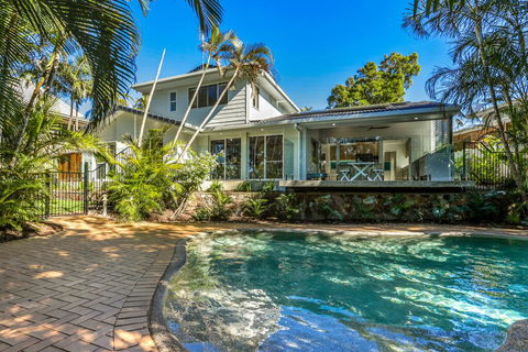 The Perfect Pet Friendly Escape, Sunshine Beach - e-Seniors 0