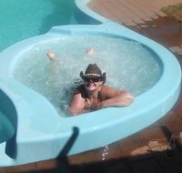 The Pool House - e-Seniors