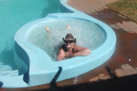 The Pool House - e-Seniors 0