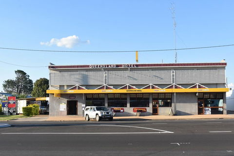 The Queensland Hotel - e-Seniors 0