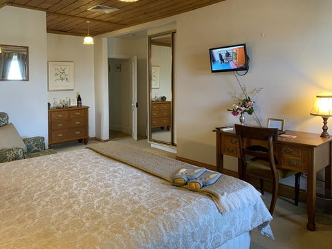 The Racecourse Inn - e-Seniors 1