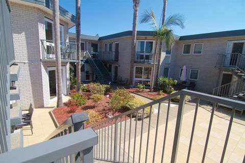The Sands Holiday Apartments - e-Seniors 1