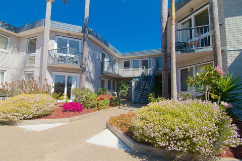 The Sands Holiday Apartments - e-Seniors 2