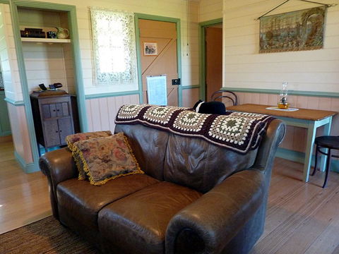 The Settlers Cottage - Kangaroo Valley - e-Seniors 3