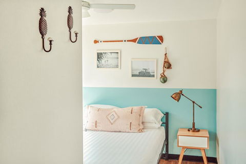 The Surf House - e-Seniors 2