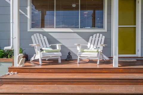 The Surf Shack - e-Seniors 1