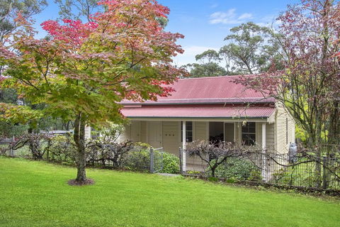 THE TEACHERS COTTAGE - e-Seniors 3