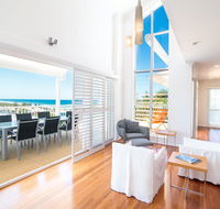 The White House - Central Coolum with Spectacular Ocean Views and WiFi - e-Seniors