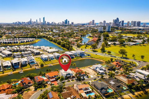 The White House GC Waterfront Home Cinema Jacuzzi Heated Pool - e-Seniors 1