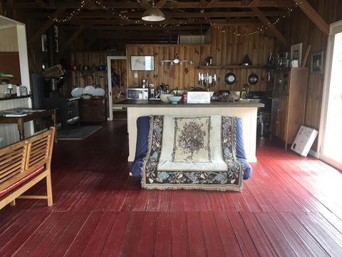 The Woolshed And Farmhouse Blue, Bruny Island - e-Seniors 1