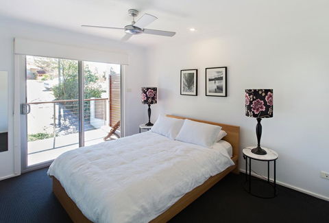Thurlow Beach House With Pool - Stroll To CBD And Dutchies Beach - e-Seniors 3