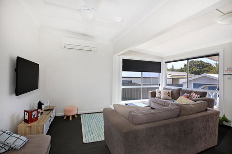 Tilly's Retreat - Pet Friendly - 3 Min Walk To Beach - e-Seniors 1