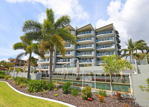 Tingeera Luxury Beachfront Apartments - e-Seniors 0