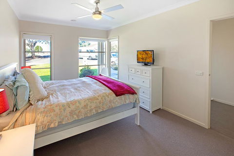 Toonalook Retreat - Pet Friendly And Close To Town - e-Seniors 1