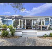 Toot Toot  50s Classic Beach House with Bungalow - e-Seniors