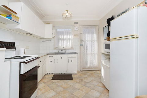 Toowoon Bay Beachside Unit, Unit 4 - e-Seniors 1
