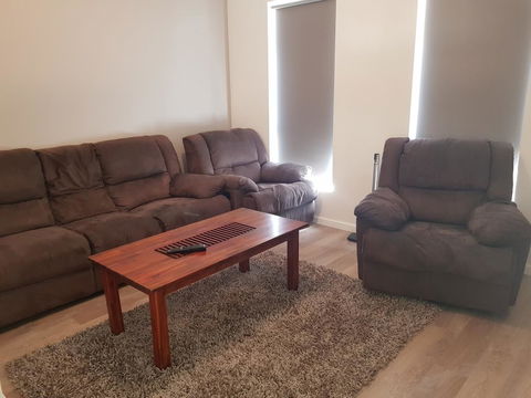 Towncrackers Guest House - e-Seniors 3