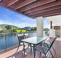 Townhouse on the Canal - e-Seniors