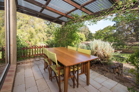 Trastevere Cowaramup Farm House - e-Seniors 0