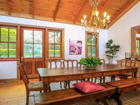 Treetops - Elegant, Inviting, Designer, Cedar Home - e-Seniors 3