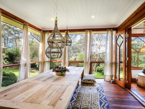 Treetops - Elegant, Inviting, Designer, Cedar Home - e-Seniors 1