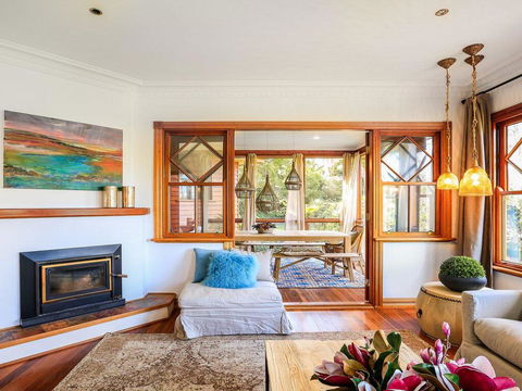 Treetops - Elegant, Inviting, Designer, Cedar Home - e-Seniors 0
