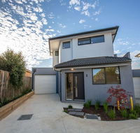 Trendy sweet home 4BedsBlackburn South - e-Seniors