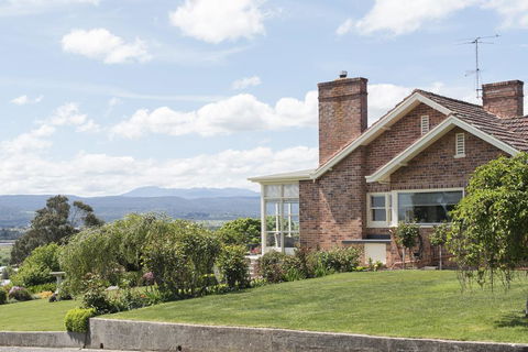 Trevallyn House B & B - e-Seniors 3