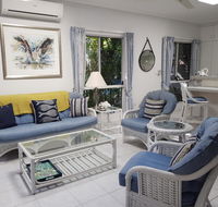 Trinity Beach POOLSIDE Apartment - e-Seniors