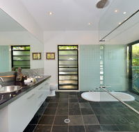 Trinity Beach Hideaway - e-Seniors