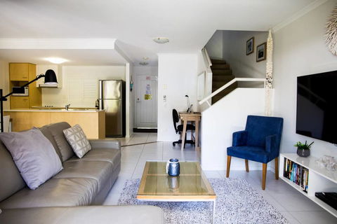 Tropical Getaway In 3 Bedroom Unit In 4 Star Resort - e-Seniors 0