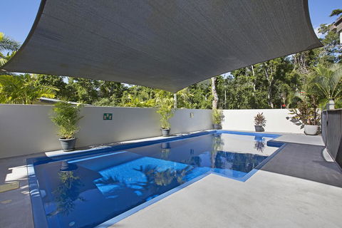 Tropical Private Holiday House With Pool - e-Seniors 0