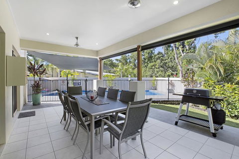 Tropical Private Holiday House With Pool - e-Seniors 2