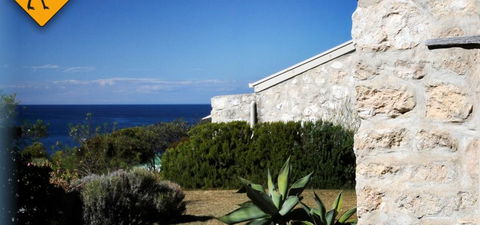 Tu Emuz Stone Beachfront Villa, Emu Bay, Kangaroo Is - e-Seniors 3