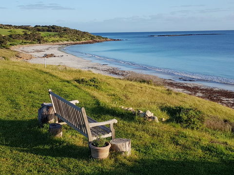 Tu Emuz Stone Beachfront Villa, Emu Bay, Kangaroo Is - e-Seniors 0