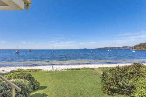 Tuscan Waterfront, Unit 1/213 Soldiers Point Road - e-Seniors 1